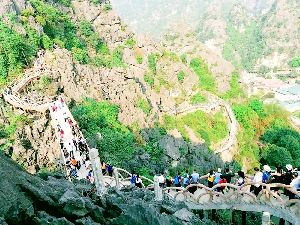 Công trình trái phép tại di sản Tràng An: Lo ngại bị UNESCO “tuýt còi” ảnh 1