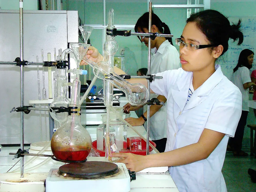 Tỷ lệ sinh viên ra trường có việc làm có đáng tin? ảnh 1