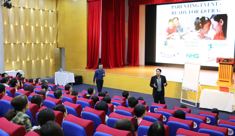 Triệu phú Singapore Adam Khoo tiếp lửa cho sinh viên Việt Nam ảnh 1