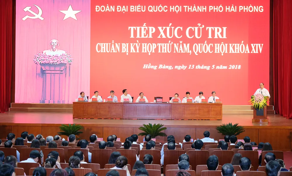 Tiếp xúc cử tri, Thủ tướng giải đáp nhiều băn khoăn ảnh 1