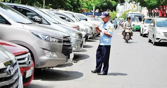 Kiến nghị thu phí đậu xe thủ công ảnh 1