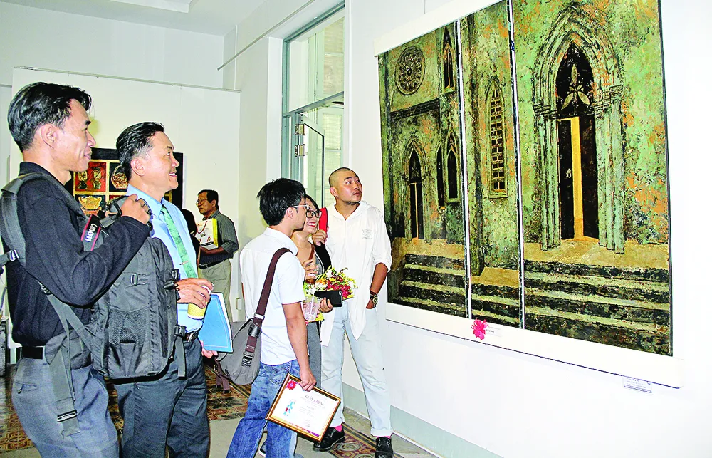 Họa sĩ trẻ loay hoay tìm cơ hội ảnh 1