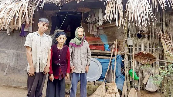 Hai cụ già yếu nuôi con tâm thần đã có nhà mới ảnh 1