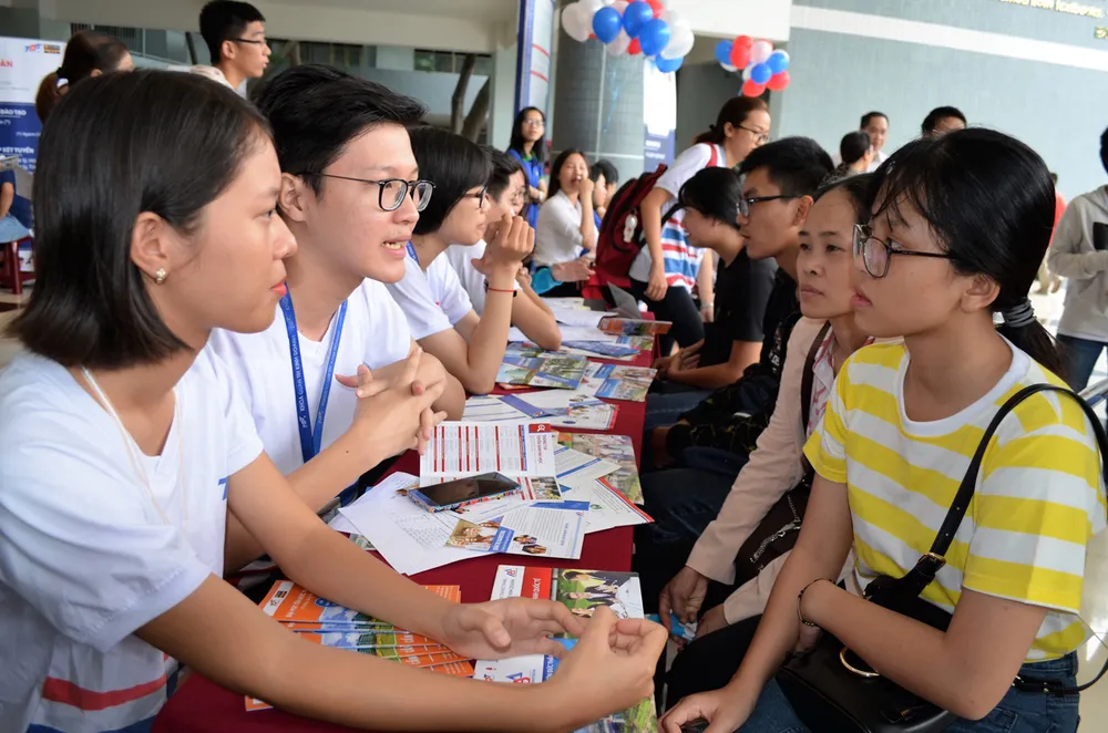 Liên thông đại học nhiều gian truân  ảnh 1