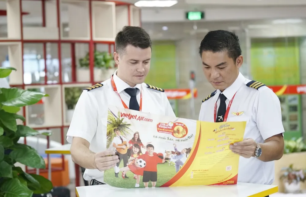 Hành khách hào hứng với lịch thi đấu World Cup 2018 của Vietjet ảnh 14