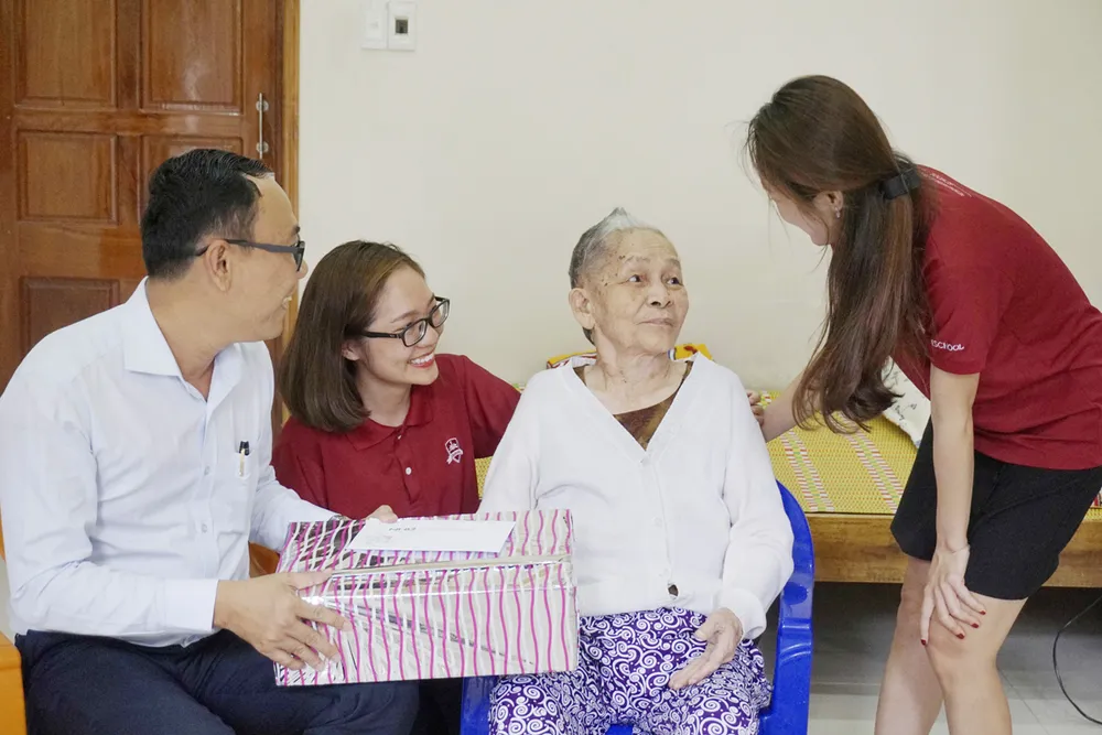 Hệ thống iSchool tri ân 54 Mẹ Việt Nam Anh hùng tỉnh Quảng Trị ảnh 1