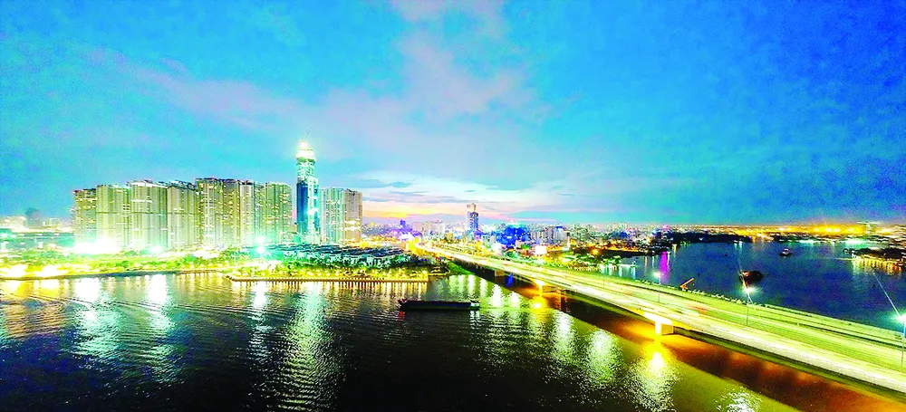 Ngắm thành phố lung linh từ trên cao ảnh 3