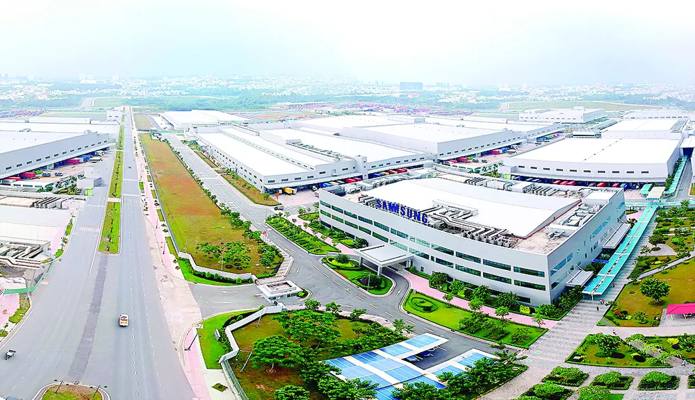 Ngắm thành phố lung linh từ trên cao ảnh 7