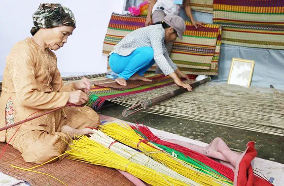 Hỗ trợ dịch vụ tài chính cho người lao động nghèo ảnh 1