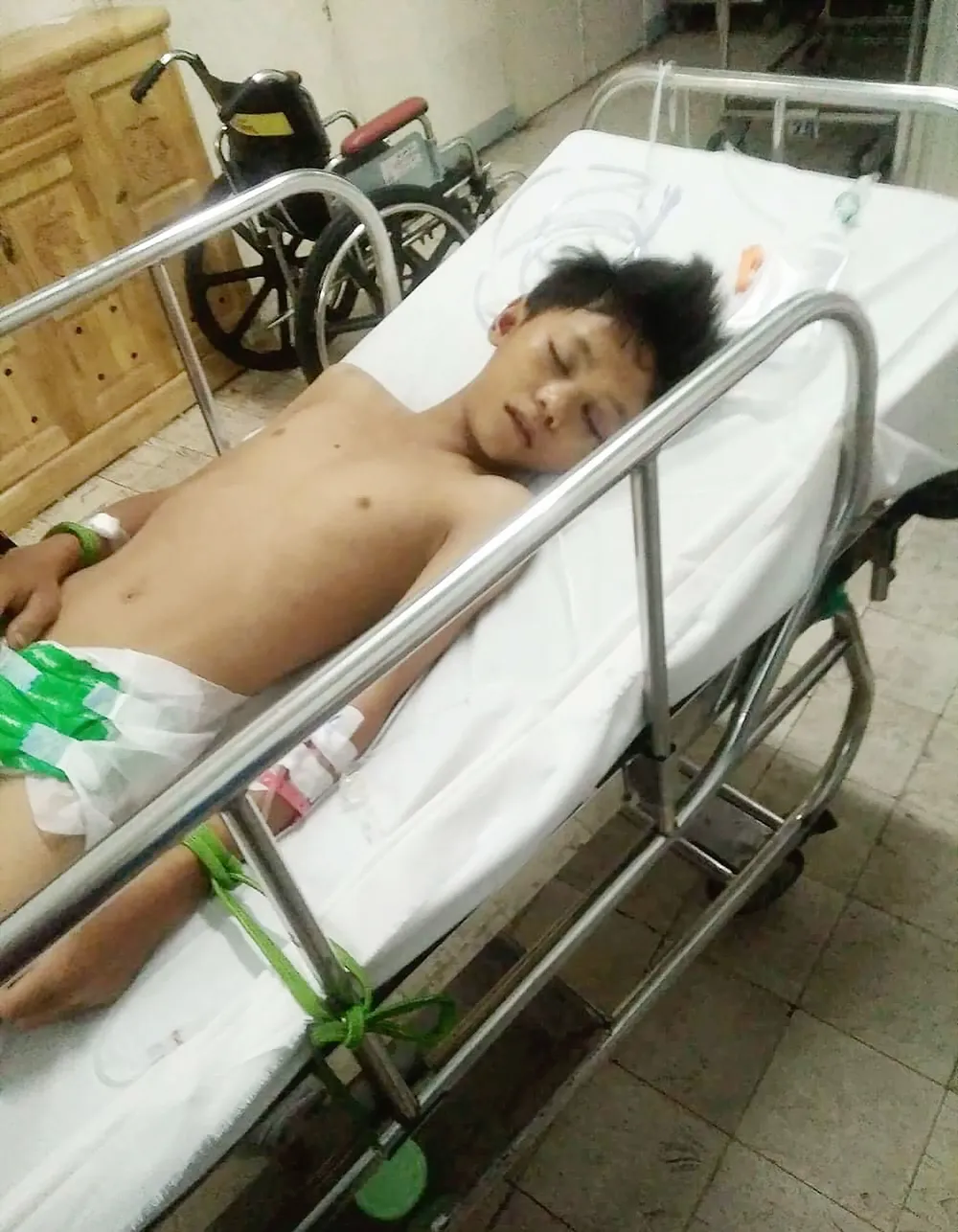 Con trai chấn thương sọ não, gia đình bế tắc ảnh 1