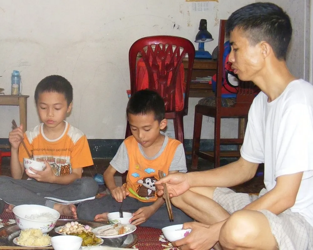 3 bố con cùng mắc bệnh tan máu bẩm sinh ảnh 1