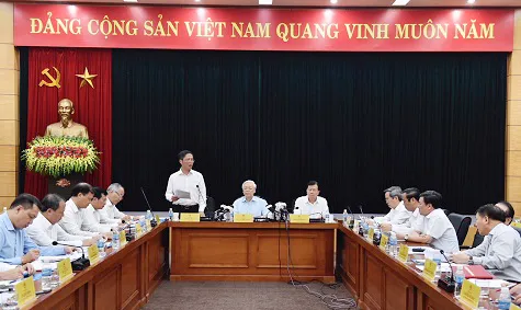 Tổng Bí thư Nguyễn Phú Trọng làm việc tại Bộ Công thương ảnh 2