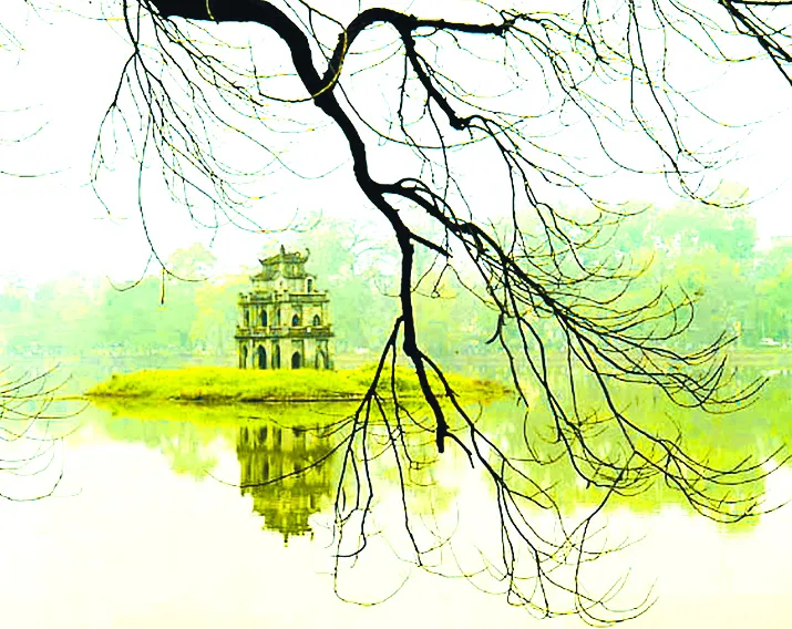 Khoảng lặng đêm Hà Nội