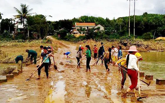 Nên khôi phục việc tổng vệ sinh ở nông thôn