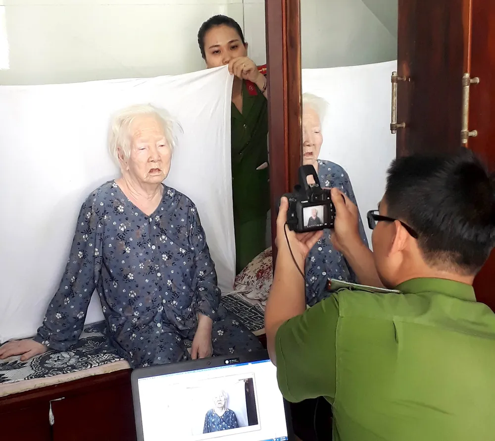 Hết lòng với Mẹ ảnh 1