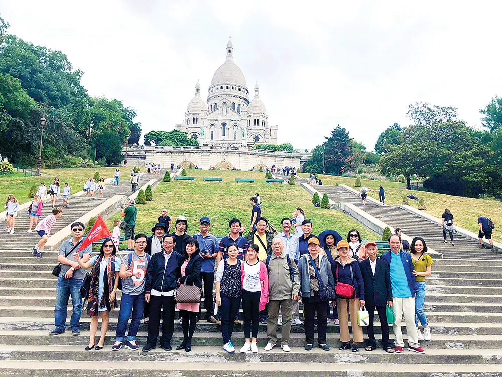 Ưu đãi giá cực sốc khởi động thu vàng, tặng vali cao cấp ảnh 1