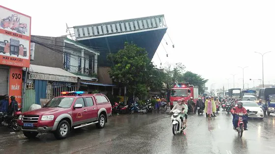 Trách nhiệm pháp lý liên quan đến bảng quảng cáo sập ảnh 1