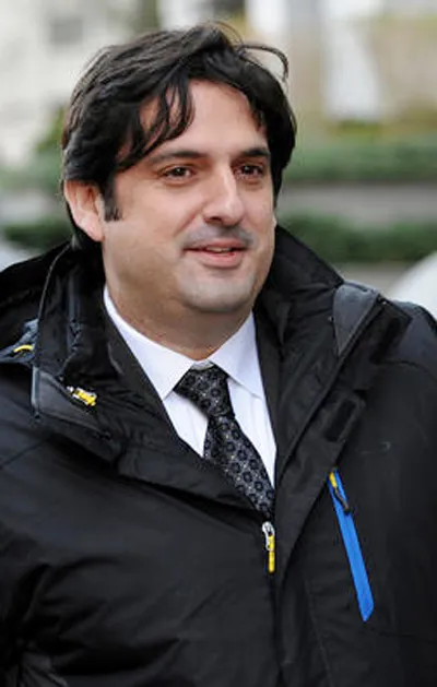 Nghi phạm tống tiền nửa tài sản của ông chủ Facebook bị bắt ảnh 1