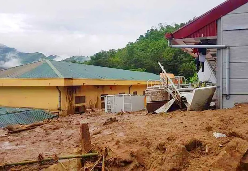 Mường Lát tan hoang sau lũ, di dời dân khẩn cấp ảnh 2