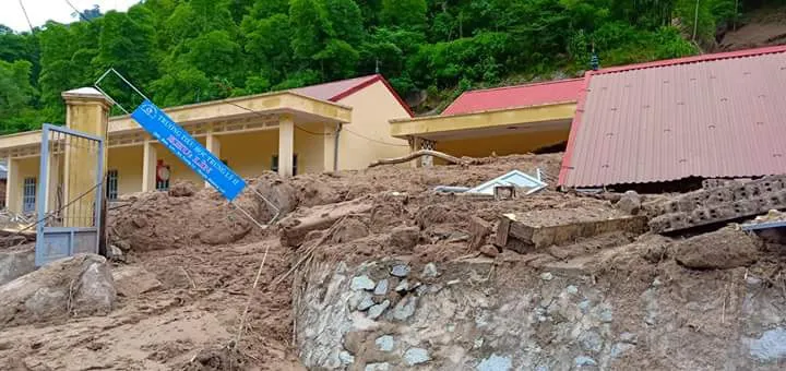 Mường Lát tan hoang sau lũ, di dời dân khẩn cấp ảnh 4