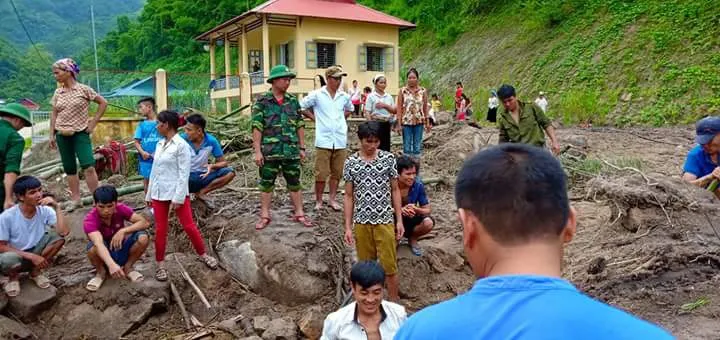 Mường Lát tan hoang sau lũ, di dời dân khẩn cấp ảnh 7