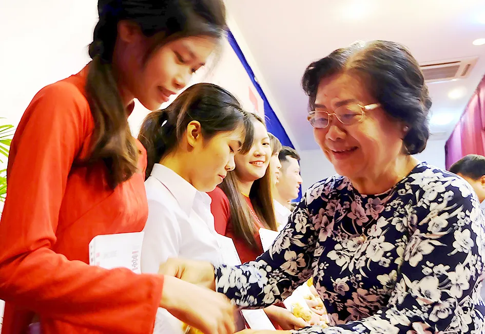 Tiếp sức học trò nghèo vùng cao, hải đảo ảnh 1