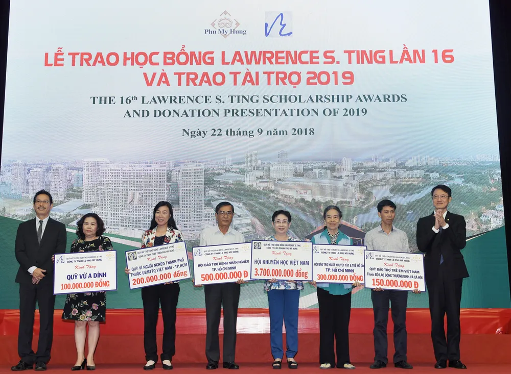 Công ty TNHH Phát triển Phú Mỹ Hưng trao học bổng Lawrence S. Ting và trao tài trợ năm 2019   ảnh 2