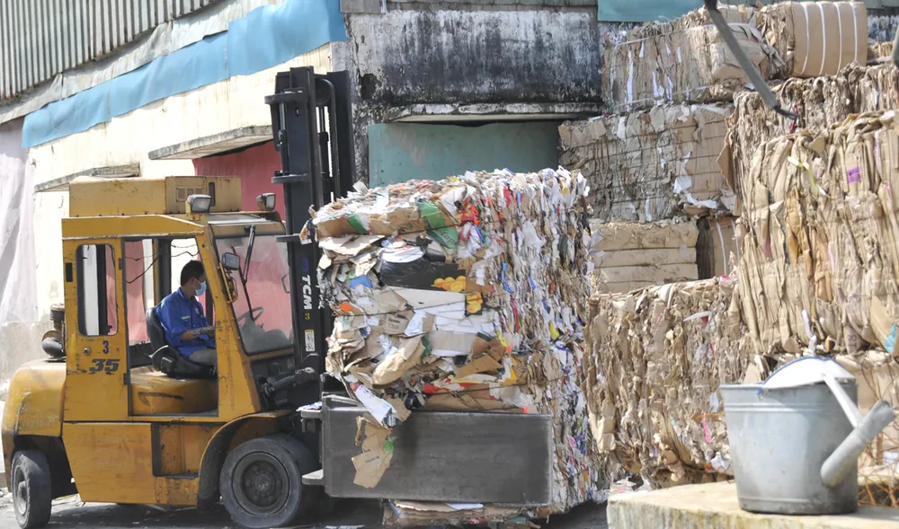 Siết nhập khẩu phế liệu: Ngành giấy bao bì lao đao ảnh 1