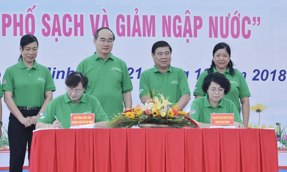 TPHCM phát động toàn dân không xả rác ra đường và kênh rạch ảnh 2