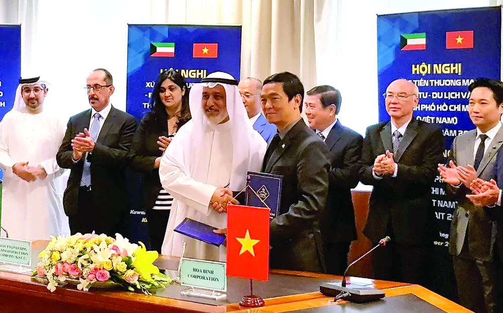 Công ty CP Tập đoàn Xây dựng Hòa Bình ký kết liên doanh làm tổng thầu các dự án của Chính phủ Kuwait ảnh 1