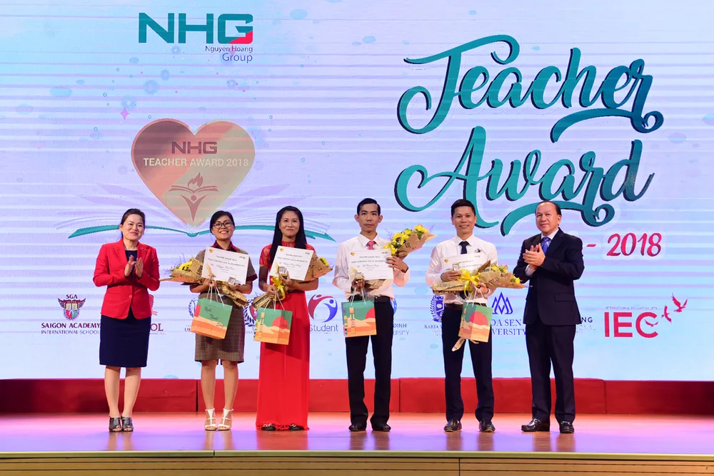 Tim vàng khắc ghi công ơn nhà giáo   ảnh 2