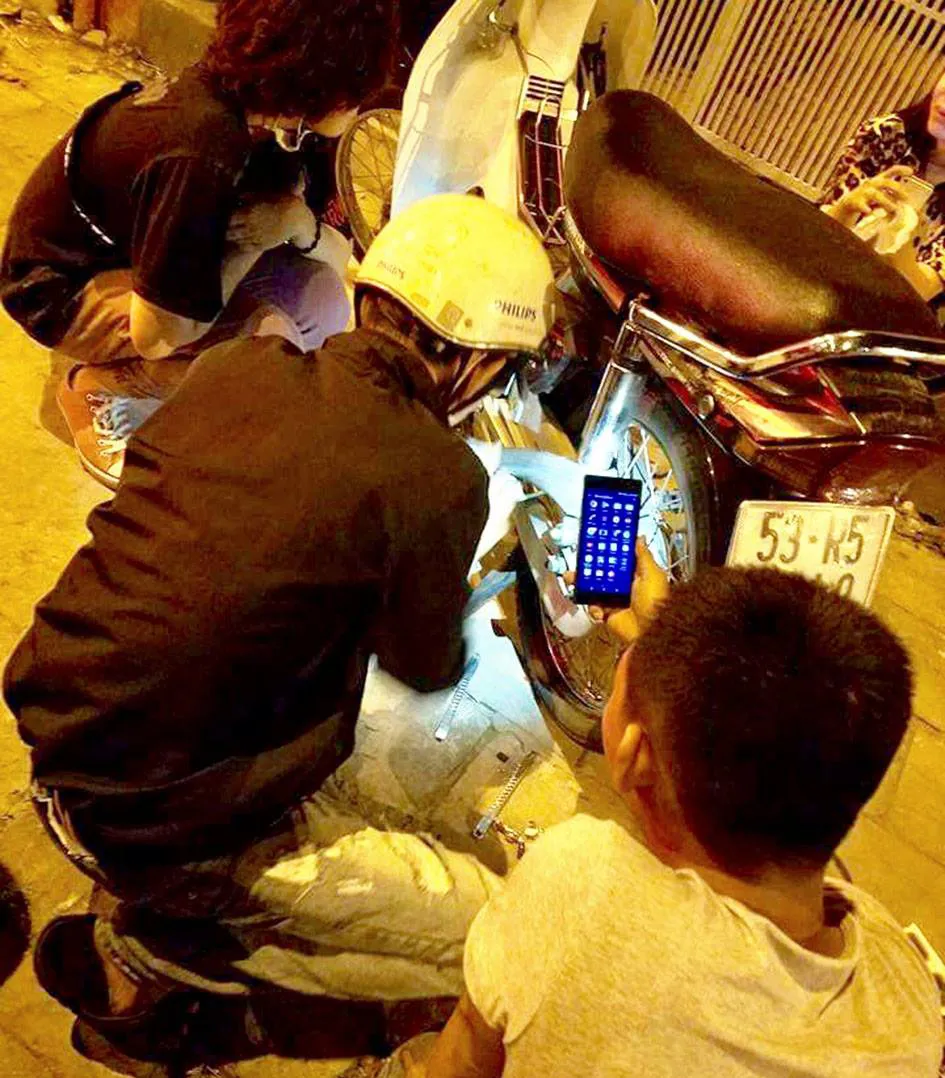 Nhóm hỗ trợ khẩn cấp ban đêm ảnh 1