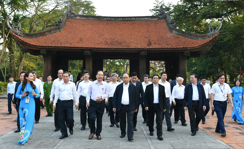 Thủ tướng dâng hương tại Khu di tích lịch sử quốc gia đặc biệt Lam Kinh (Thanh Hóa) ảnh 1