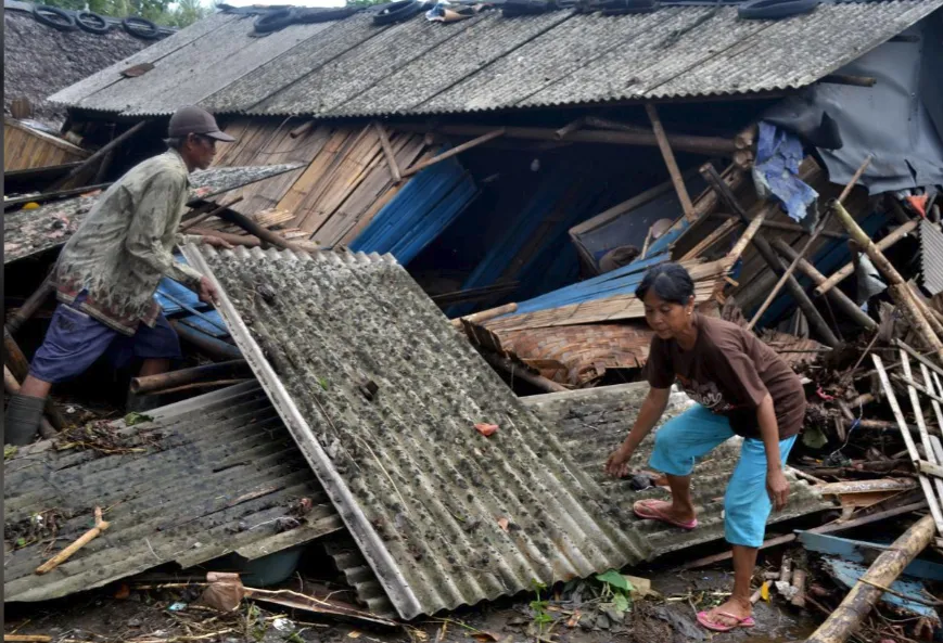 Sóng thần bất ngờ xảy ra ở Indonesia, gần 1.000 người thương vong ảnh 5