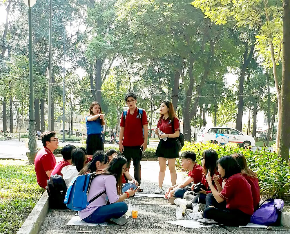 Vật vã học ăn, học nói ảnh 1