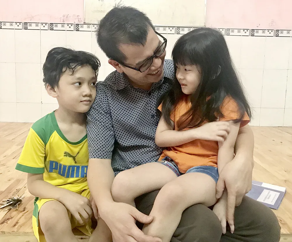 Người cha của hơn 60 đứa trẻ ảnh 1