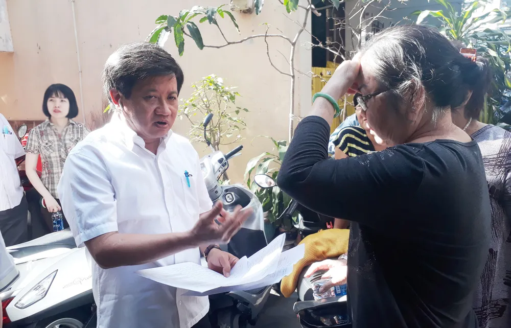 Chung cư nghiêng, TPHCM di dời khẩn cấp 38 hộ dân ảnh 2