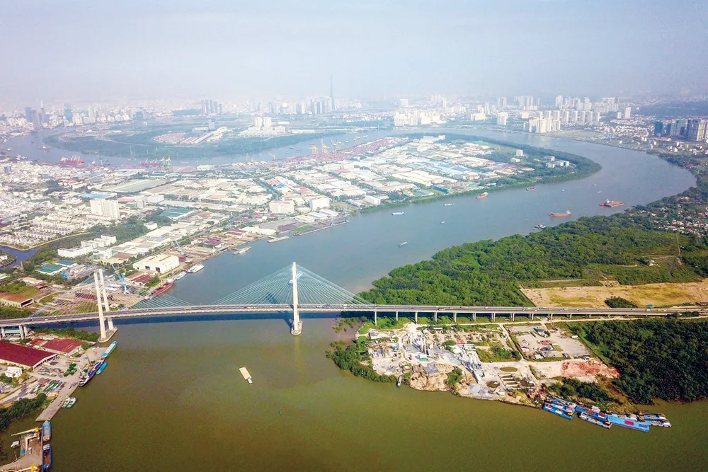 Phút tĩnh lặng bên một dòng sông ảnh 1