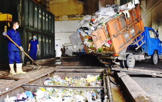 Xào xạc tiếng chổi tre