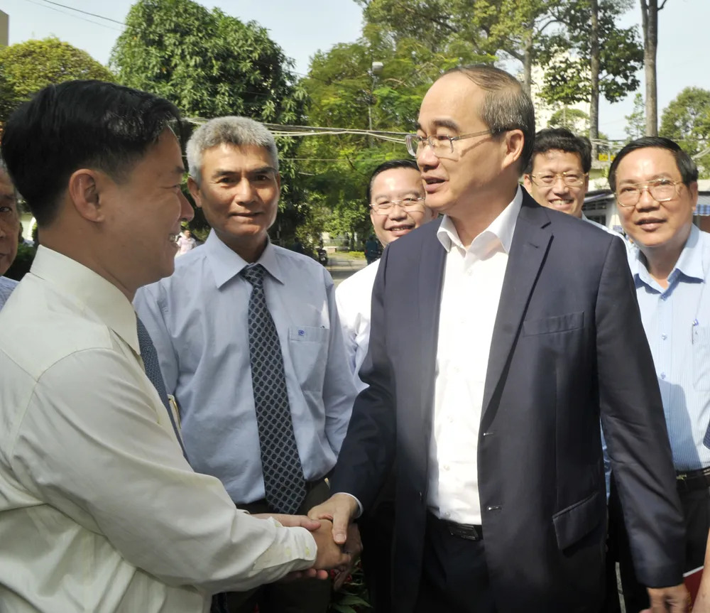 Bí thư Thành ủy TPHCM Nguyễn Thiện Nhân: Thu nhập tăng thêm phải gắn với hiệu quả làm việc ảnh 2