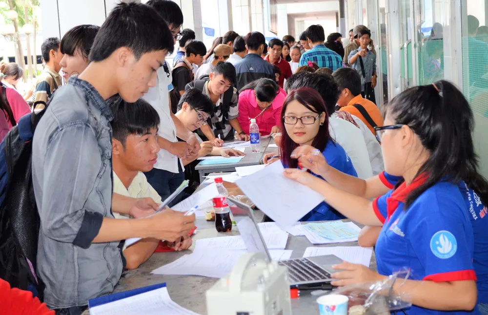 Biến động học phí đại học năm 2019 ảnh 1