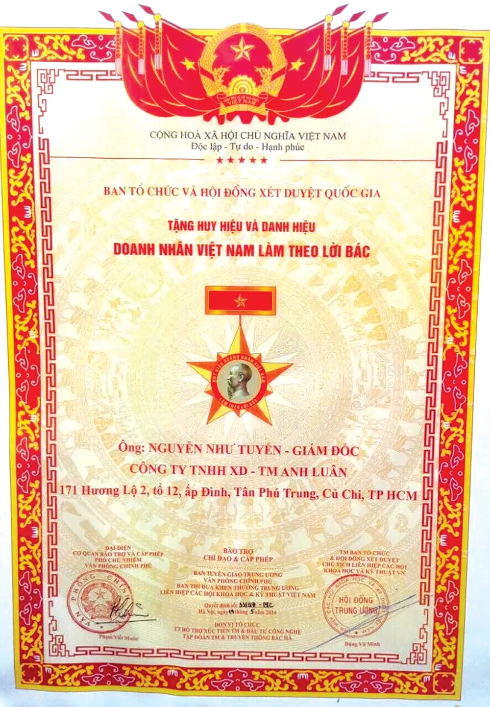 Doanh nhân thành đạt đi lên từ hai bàn tay trắng ảnh 2