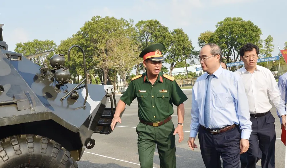 Bí thư Thành ủy TPHCM Nguyễn Thiện Nhân: Xây dựng TPHCM thành khu vực phòng thủ vững chắc ảnh 5