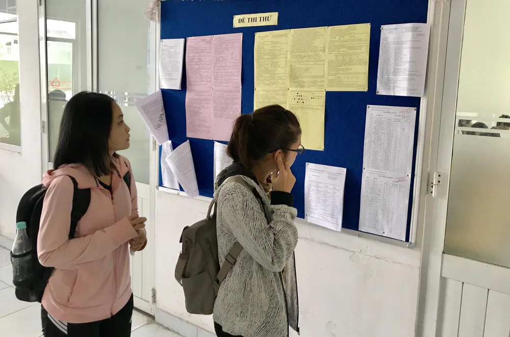 Luyện thi nước rút ảnh 2