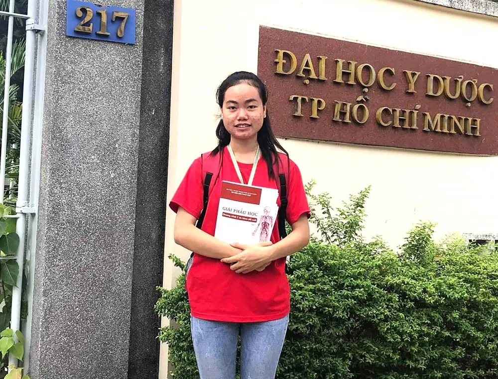 Cô gái Khmer vào giảng đường y khoa ảnh 1