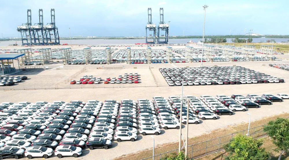 Cuộc đua của ô tô nội và ngoại ảnh 1