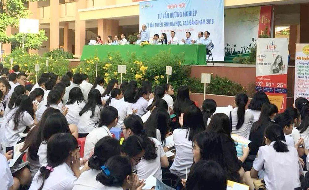 Các buổi tư vấn hướng nghiệp cho học sinh hiện nay chủ yếu là trao đổi miệng  mà thiếu những trải nghiệm thực tế. ẢNH: SAC