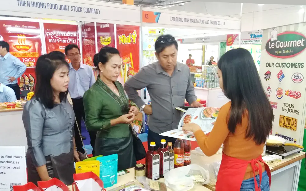 Hàng Việt vào thị trường Lào ảnh 1