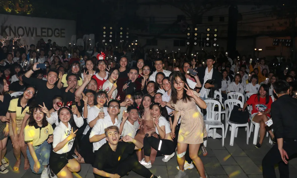 Ấm áp đêm nhạc Giáng sinh NHG “Quà tặng yêu thương” ảnh 2