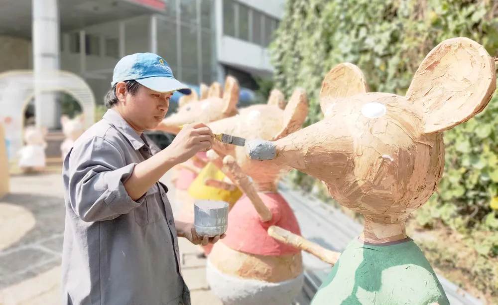 Đẩy nhanh tiến độ thi công Đường hoa Nguyễn Huệ